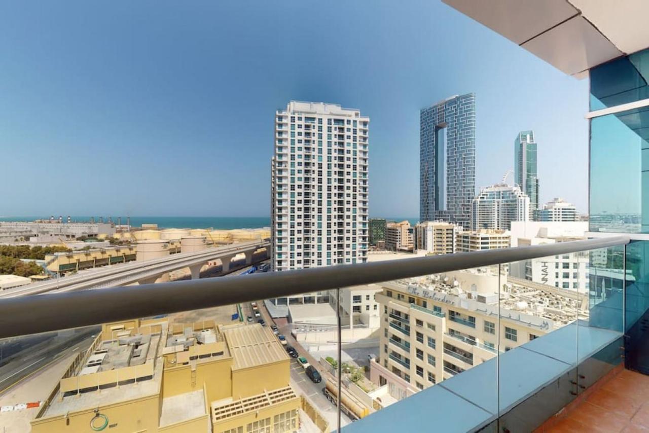 The Zen Tower - Peace Three Bedroom Dubai