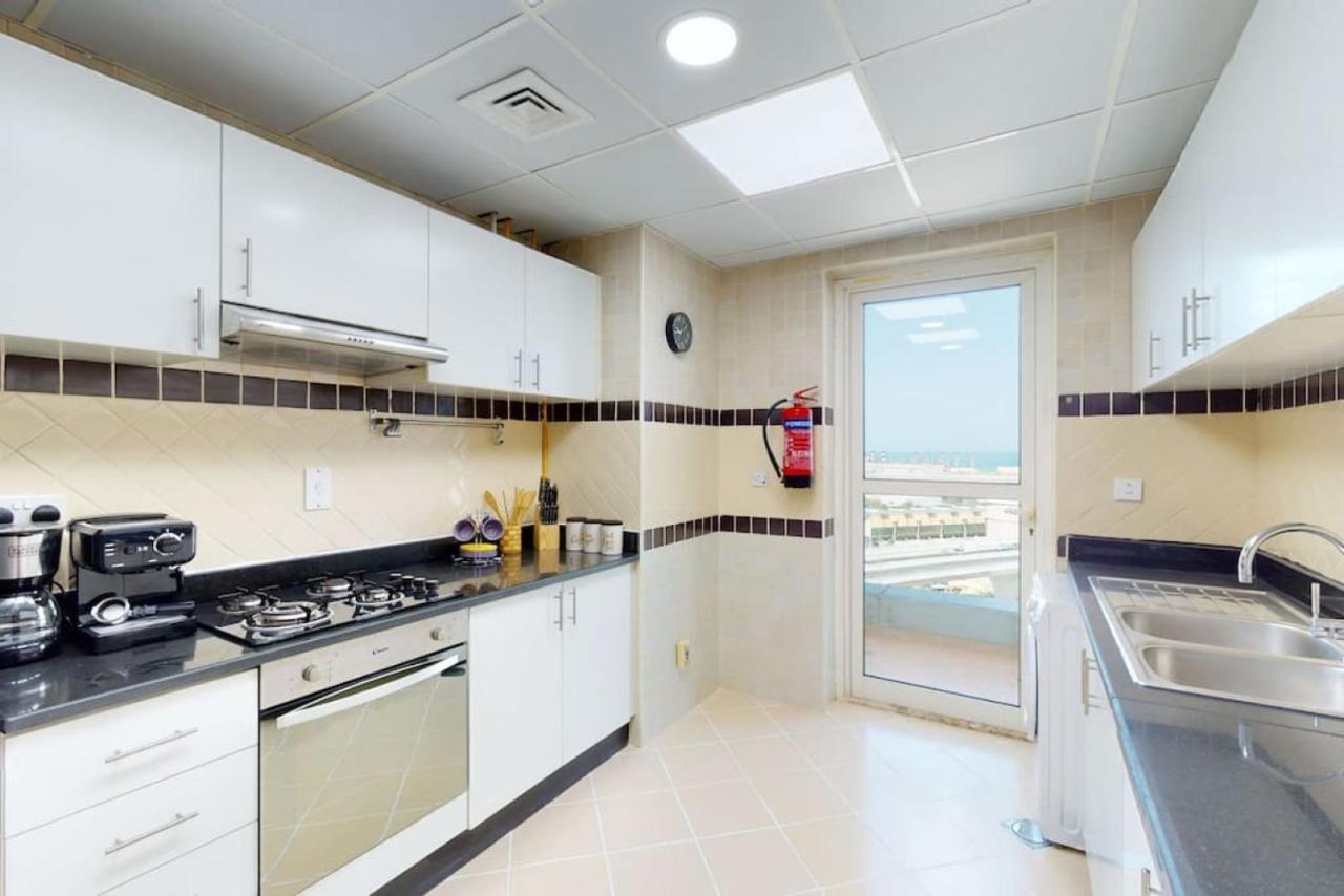 The Zen Tower - Peace Three Bedroom Dubai